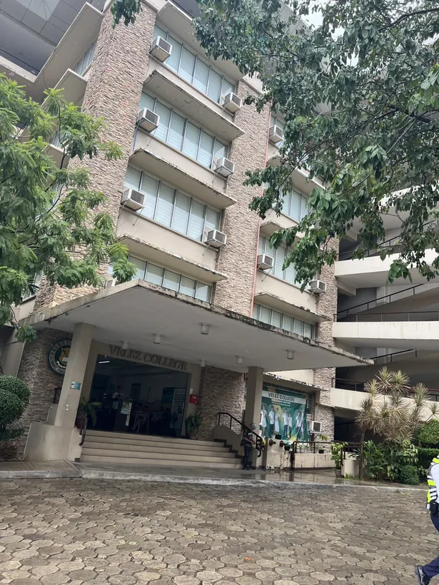 ALCO Foreign Exchangeの目印になるセブ市内のVelez College