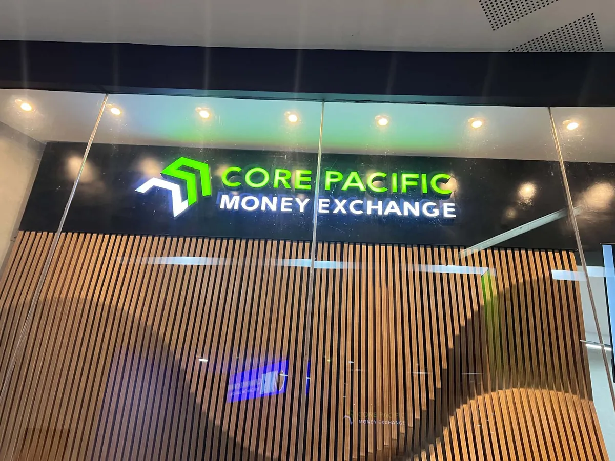 アヤラセンターセブにあるCore Pacific Money Exchangeの看板