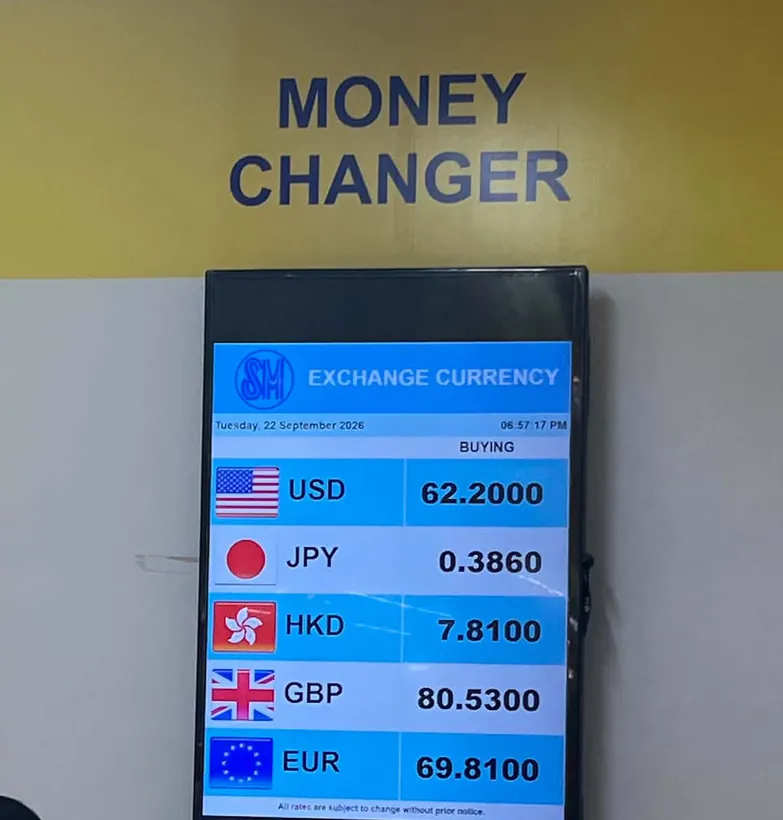 マリーナモールのSavemore内にある両替所のレート表示。日本円の買取レートは0.3860